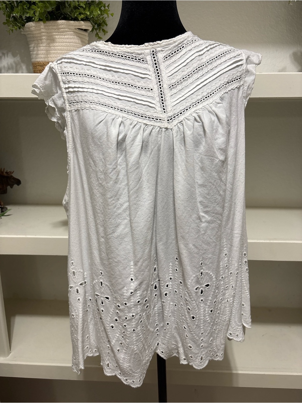 torrid White Eyelet Lace Yoke Cap-Sleeve Top
